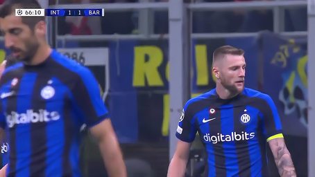 女亚冠联半场：王霜梅开二度，武汉车谷江大2-0东孟加拉女足（女亚冠半场战报：王霜双响，武汉车谷江大2-0领先东孟加拉女足）