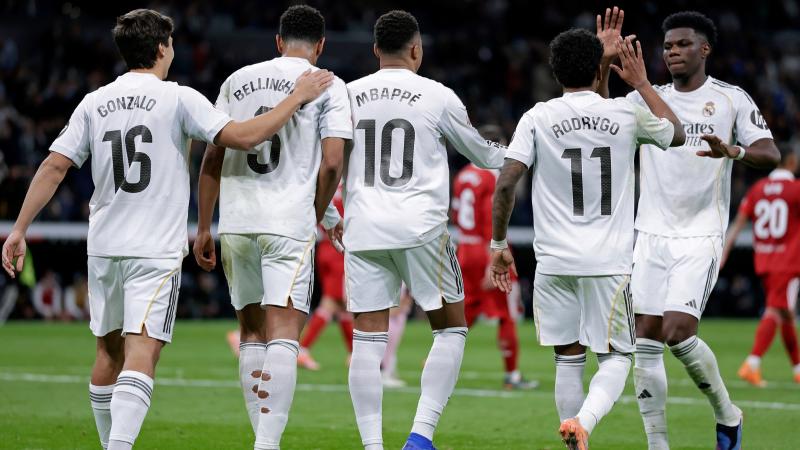 阿根廷队训练吸引20085名球迷观看，梅西获赠埃尔切10号球衣（阿根廷队训练迎来20085名球迷观战，梅西获赠埃尔切10号战袍）