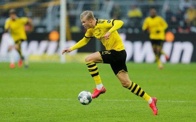 欧冠改制后连续3场破门最年轻榜单：17岁卡尔居首，姆巴佩次席（欧冠改制后连三场进球最年轻榜：17岁卡尔领跑，姆巴佩居次）