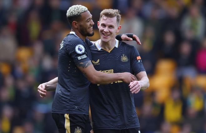 足球国足替补席贡献大，两人替补破门（国足板凳发威，两名替补相继破门）