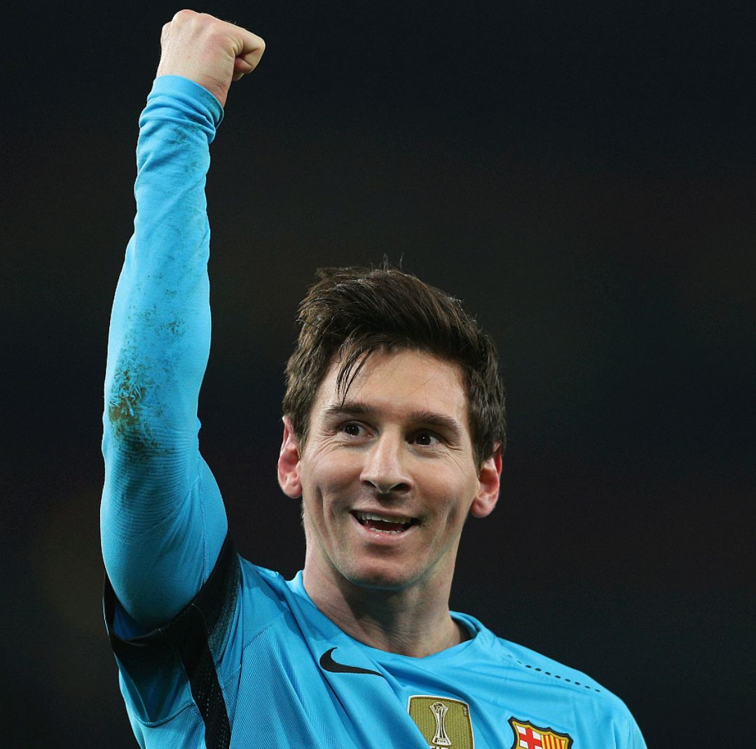 费尔明：巴萨没人因竞争位置产生矛盾，希望明年能拿欧冠和世界杯（费尔明：巴萨位置竞争不生矛盾，期望明年问鼎欧冠与世界杯）