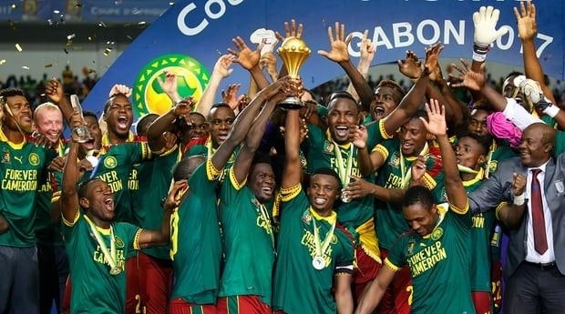 詹姆斯关键三分绝杀比赛（詹姆斯制胜三分完成绝杀）