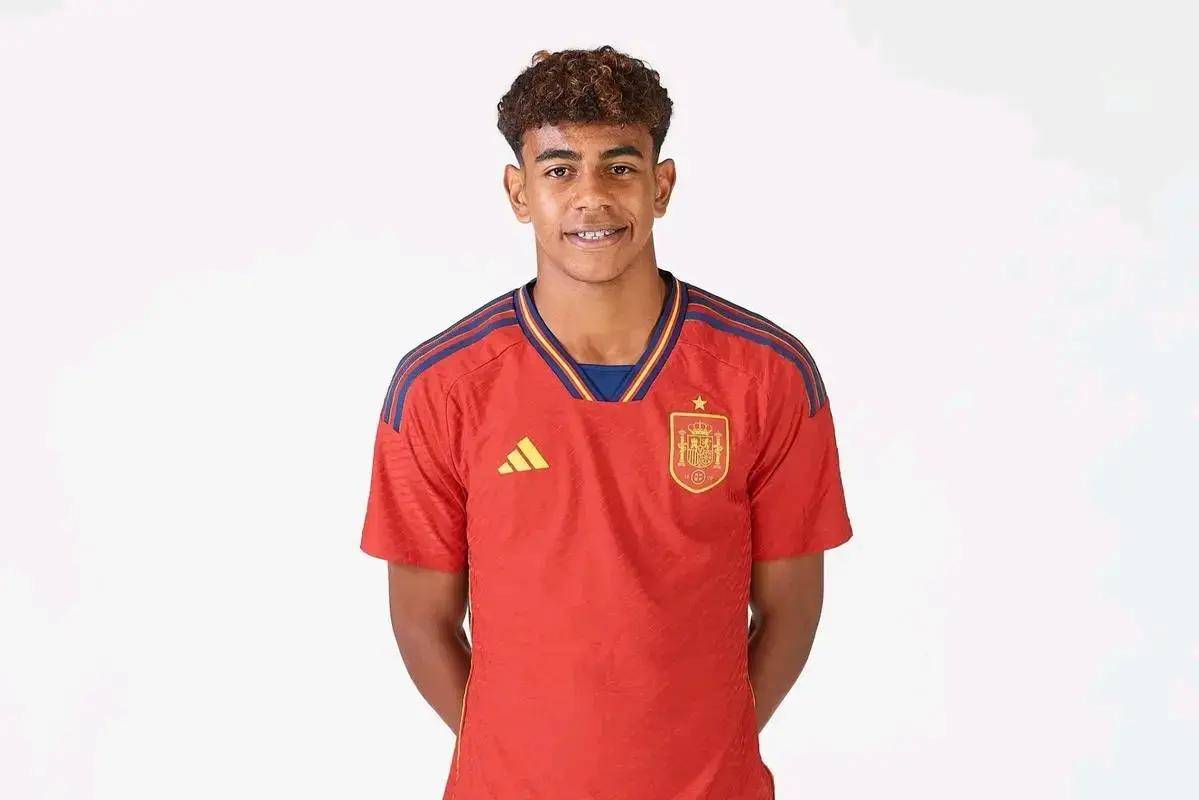 奥赖利：我们队内互相配合得很好；现在不会讨论争冠（奥赖利：球队配合默契，眼下不谈争冠）